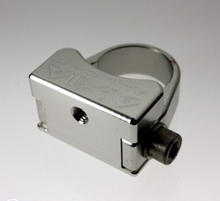 Load image into Gallery viewer, UNIVERSAL MOUNTING BRACKET - SINGLE 6 MM FEMALE THREAD

